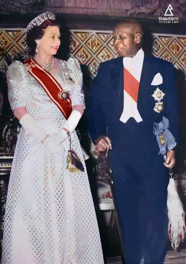 Malawi's first President Dr Hasting Kamuzu Banda with the Queen at a Banquet in Buckingham Palace